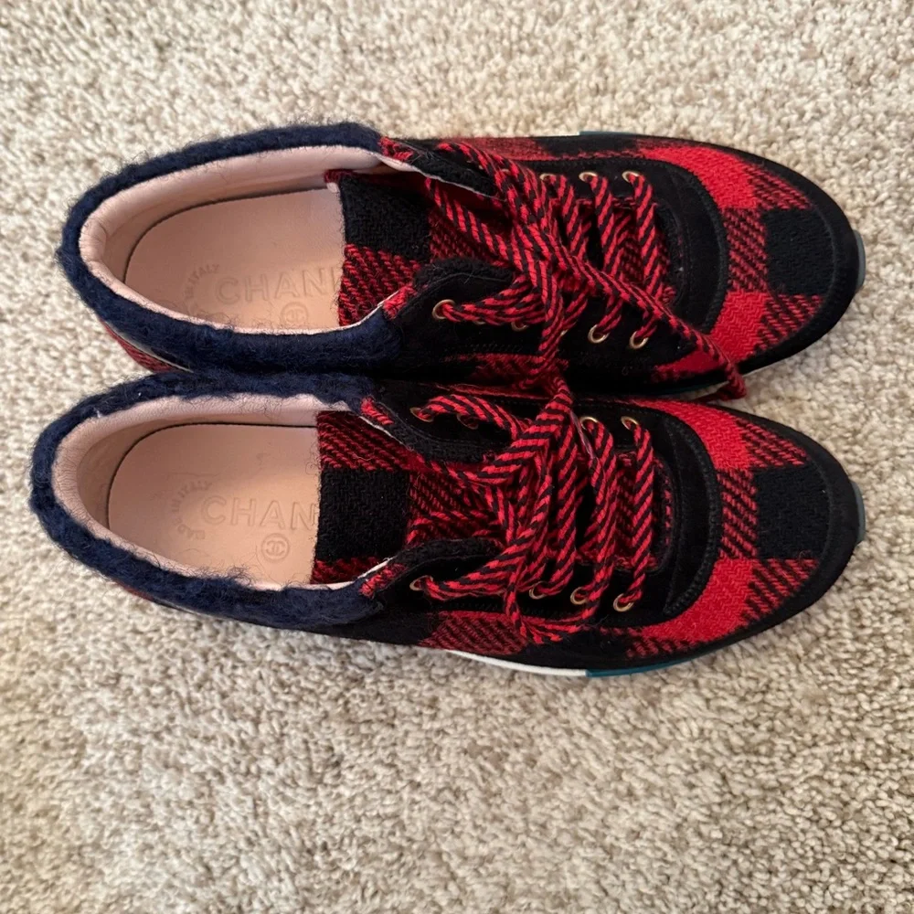 NIB Chanel Tweed Calfskin and Suede Houndstooth Sneakers Size 36.5